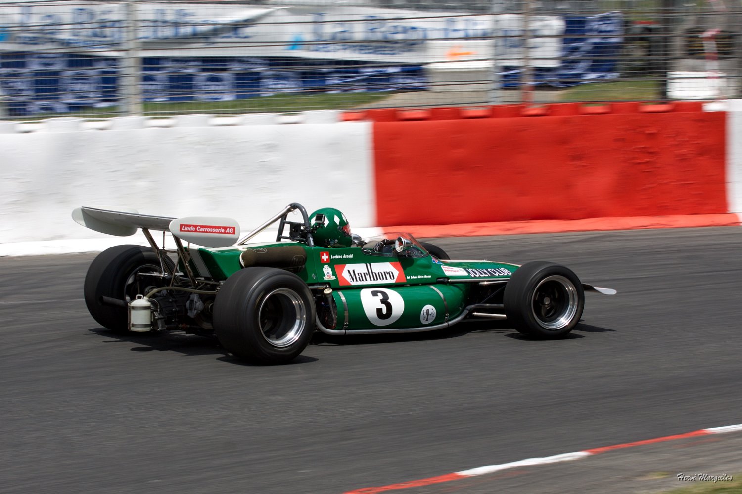 F2-003-01.jpg