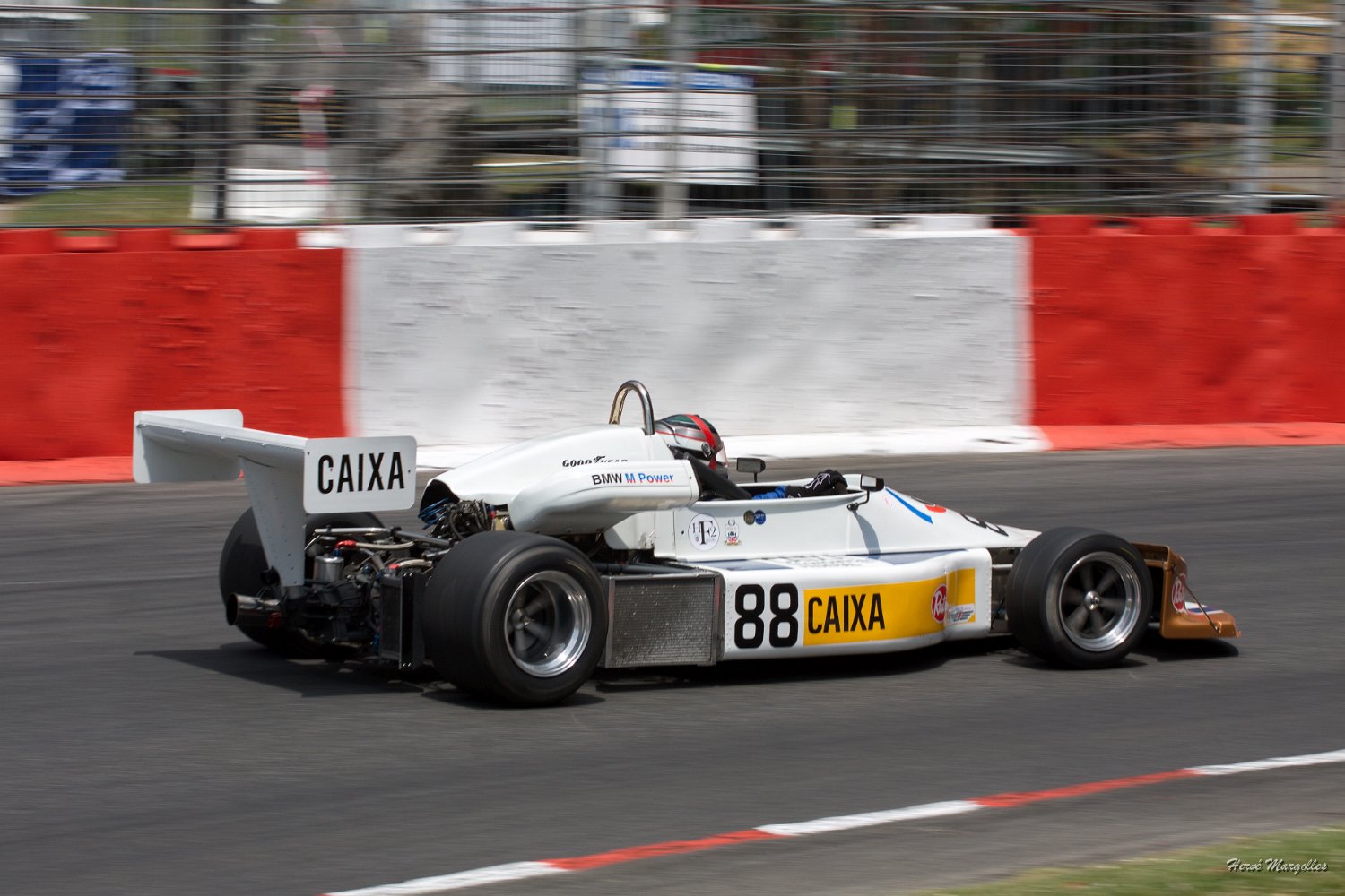 F2-088-01.jpg