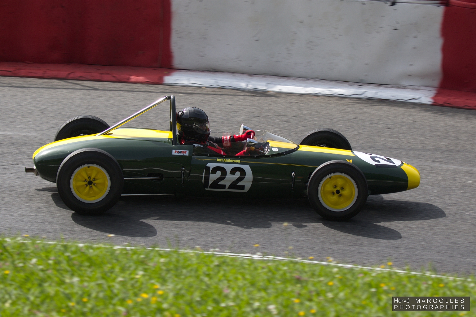 122-01.jpg