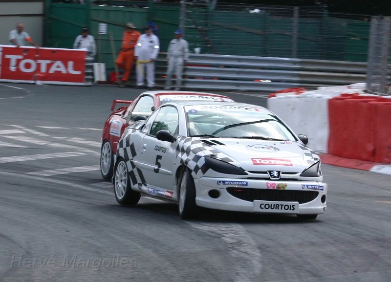 Peugeot-206_07.jpg