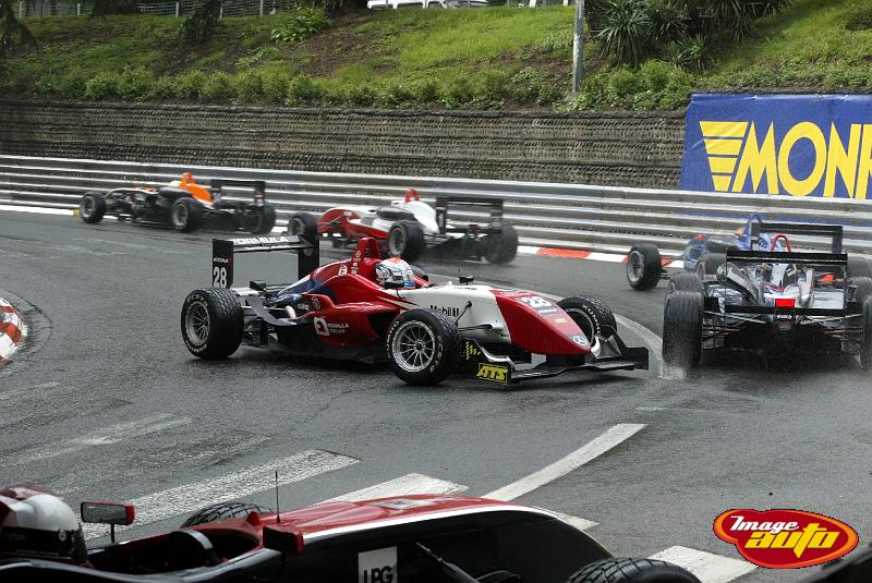 B45D6821.JPG - Cafouillage mais les pilotes maitrisent car pas un touchette !