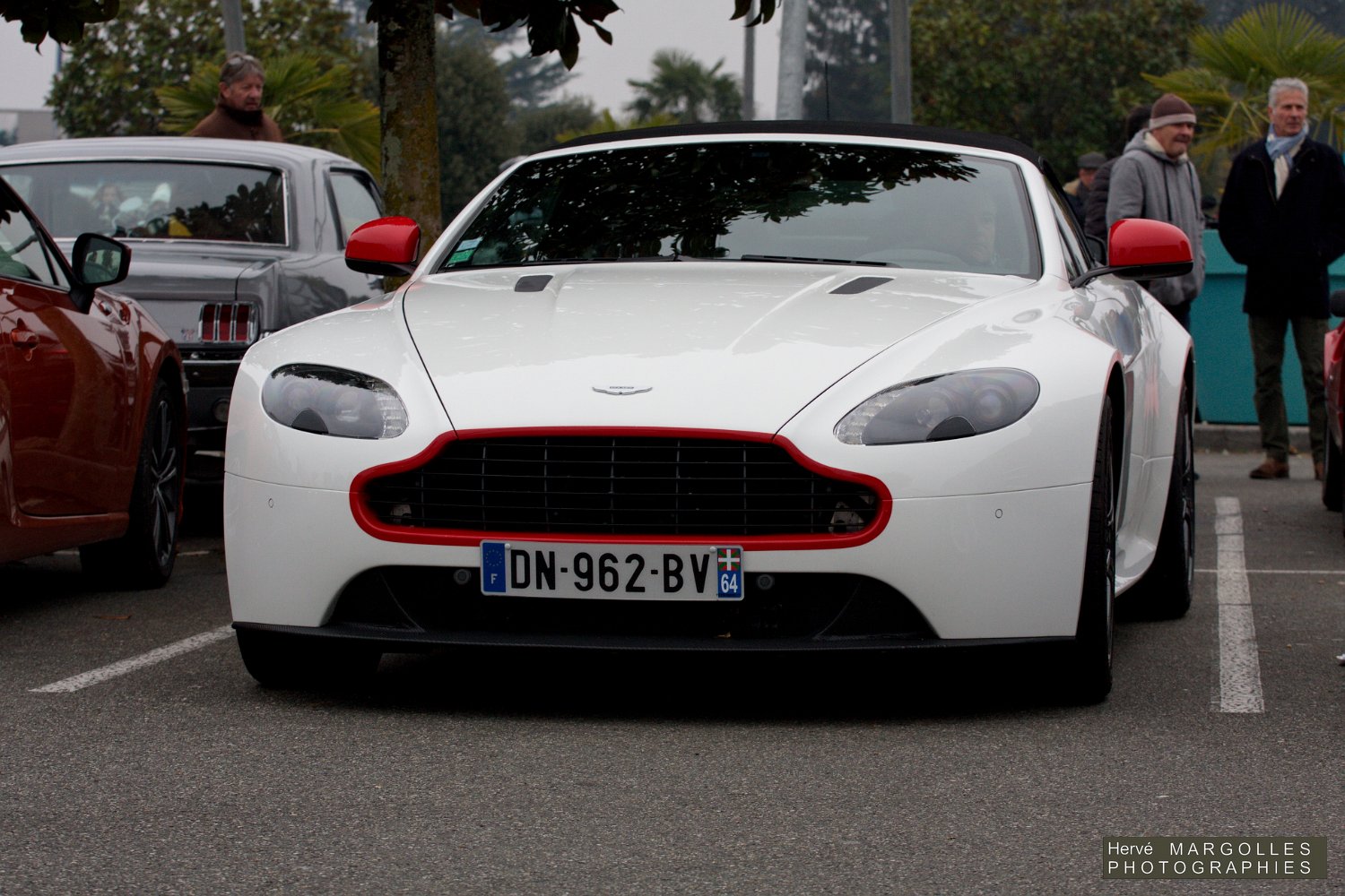 2017_Aston-Martin-Vantage-02.jpg