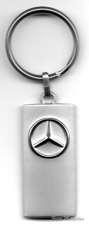 Mercedes-02.jpg