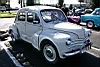 une tr&egrave;s jolie Renault 4CV