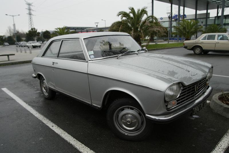 B45D4945.JPG - Peugeot 204 coupé S