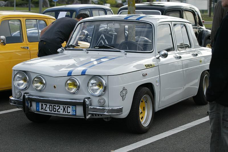 B45D0582.JPG - Renault 8 S