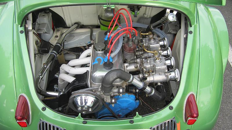 4CV-Proto-01.JPG - Et à l'arrière un moteur Gordini et 2 carburateurs double corps !!!