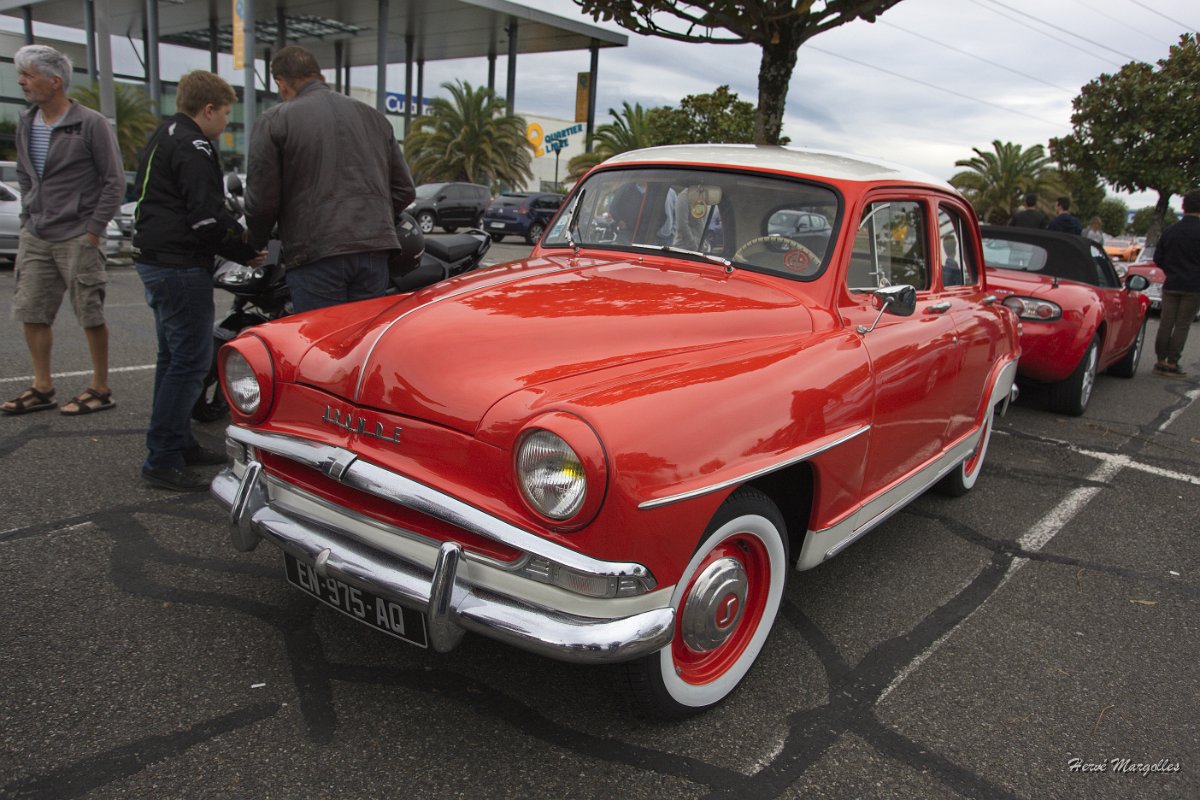 Simca-Aronde-01.jpg