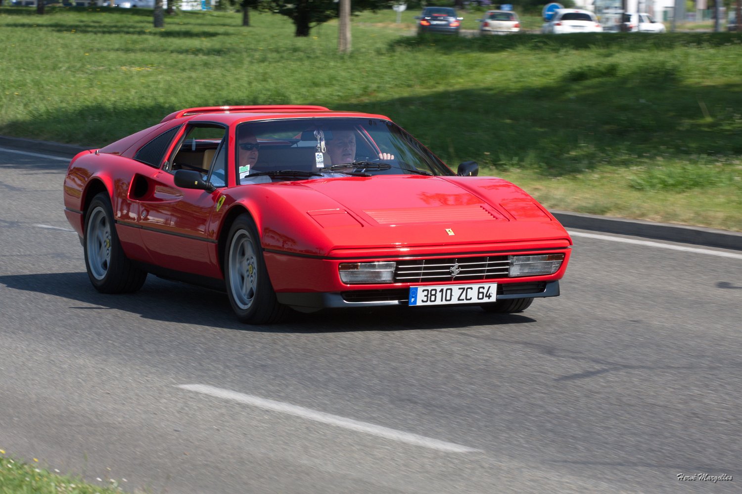 Ferrari-01.jpg