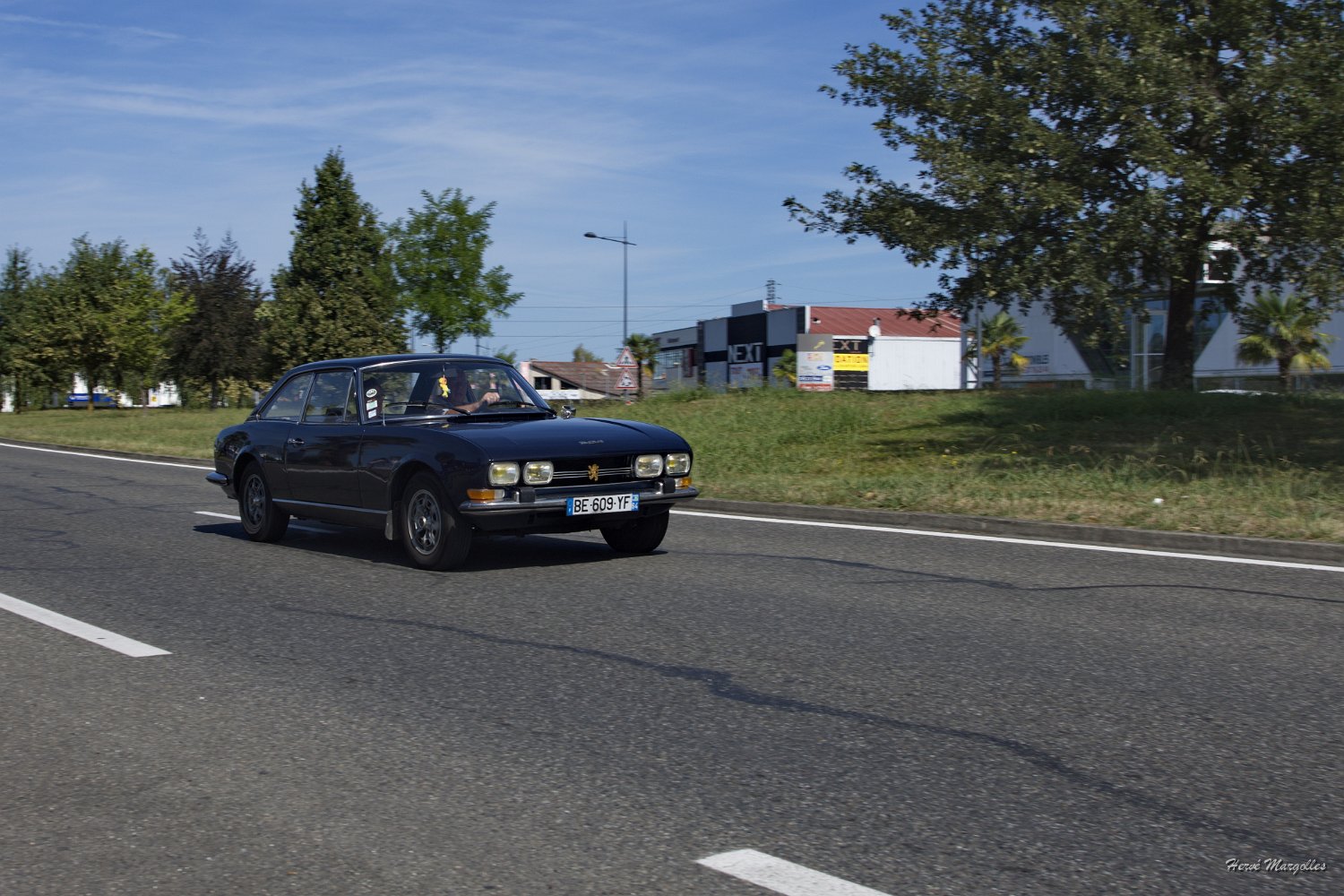 Peugeot-504-01.jpg