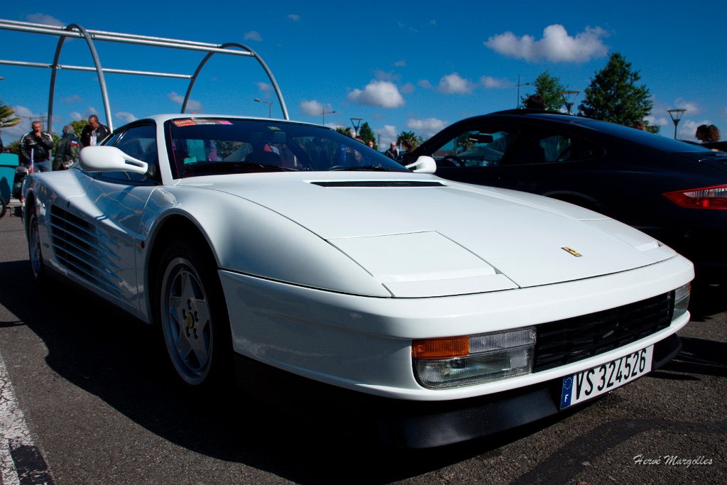 Ferrari-Testarosa-03.jpg