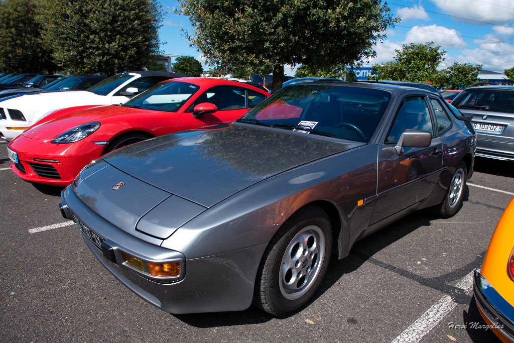 Porsche-944-01.jpg