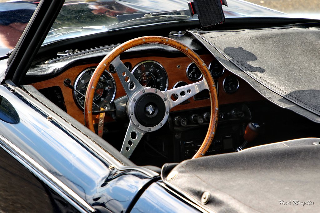 Triumph-TR4-02.jpg