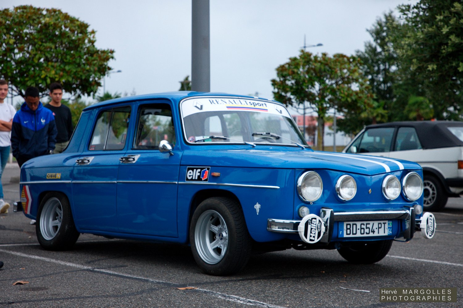 Renault-8_01.jpg