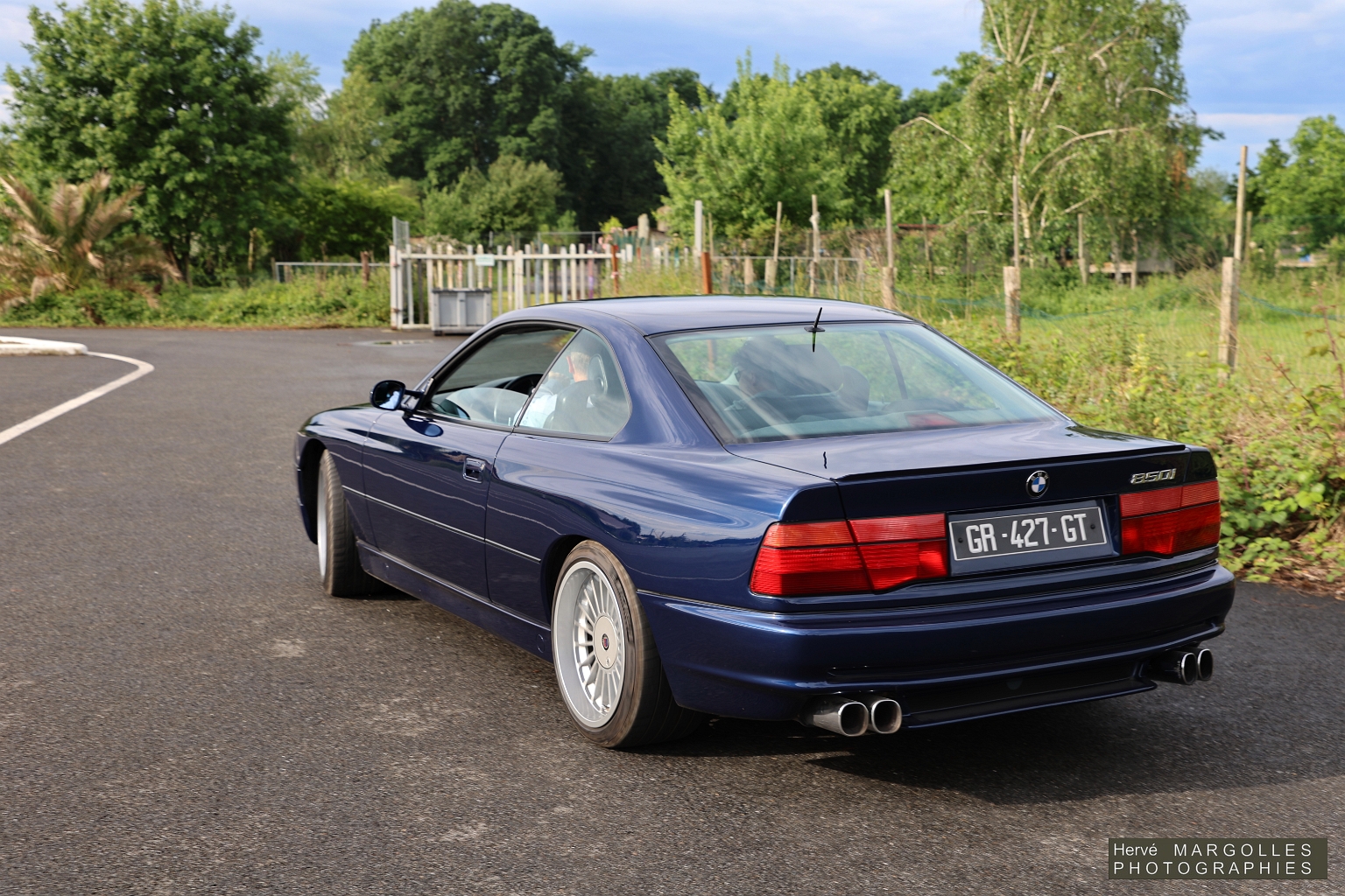 BMW-850i-01.jpg
